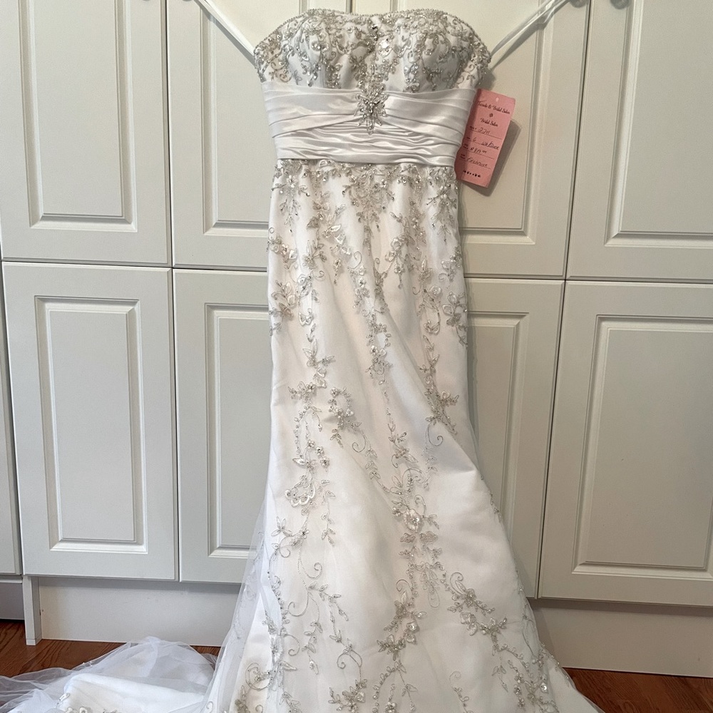 Wedding dress, NWT, size 6